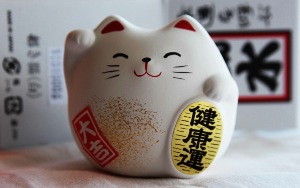 Japanese Lucky Cat | Feng Shui | Happiness | Small White