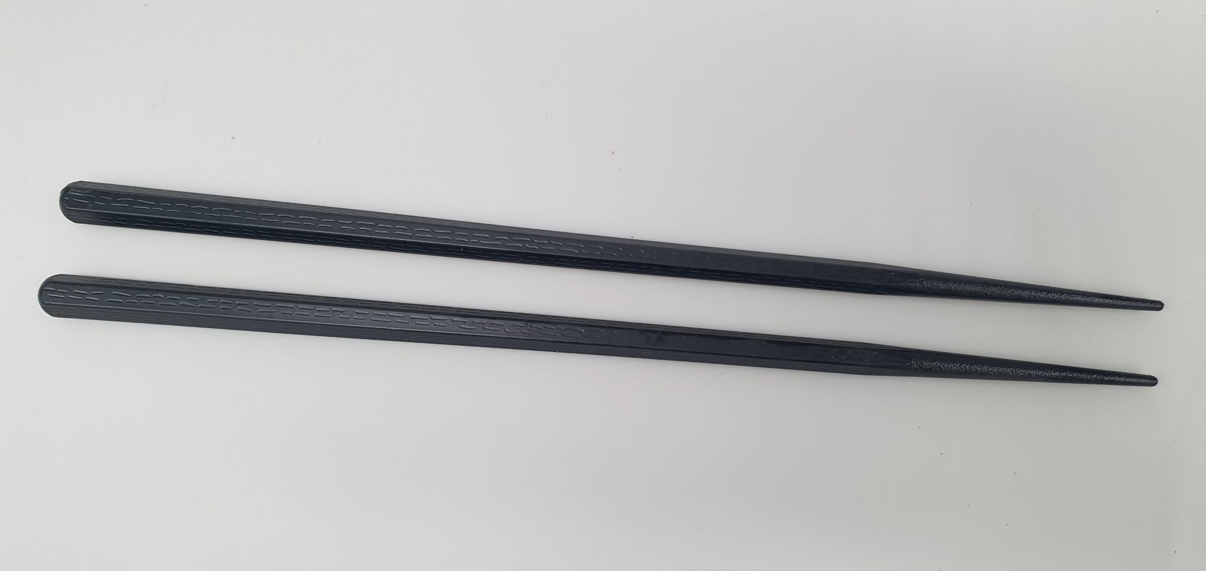 Black Chopsticks | 1 pair | 'heavyweight' with a simple design and a  fine textured points 