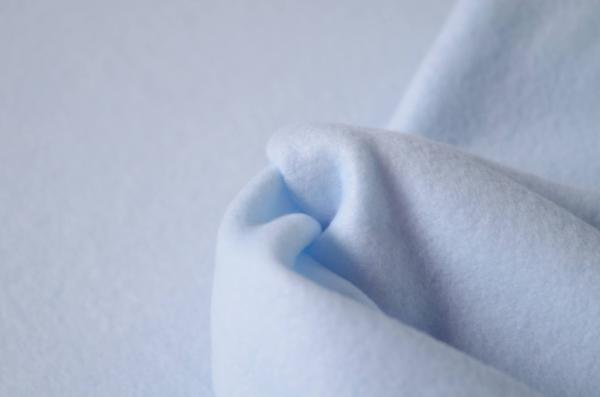 Tela polar azul bebé