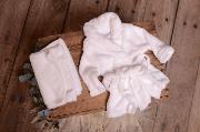 Bademantel mit Handtuch in Weiß