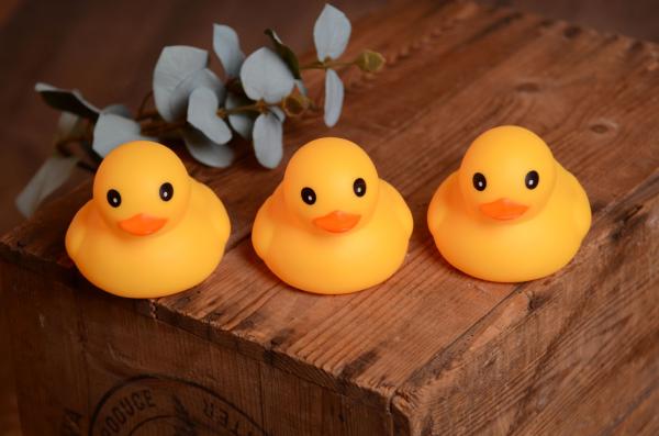 Pack of three rubber ducks 11 cm