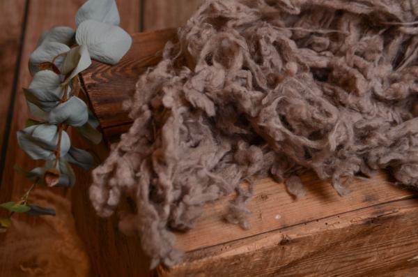 Grey loose wool