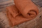 Decke aus Wolle in Kamelfarbe
