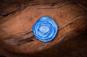 Diadema con flor azul
