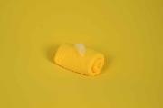 Tissu en tricot jaune