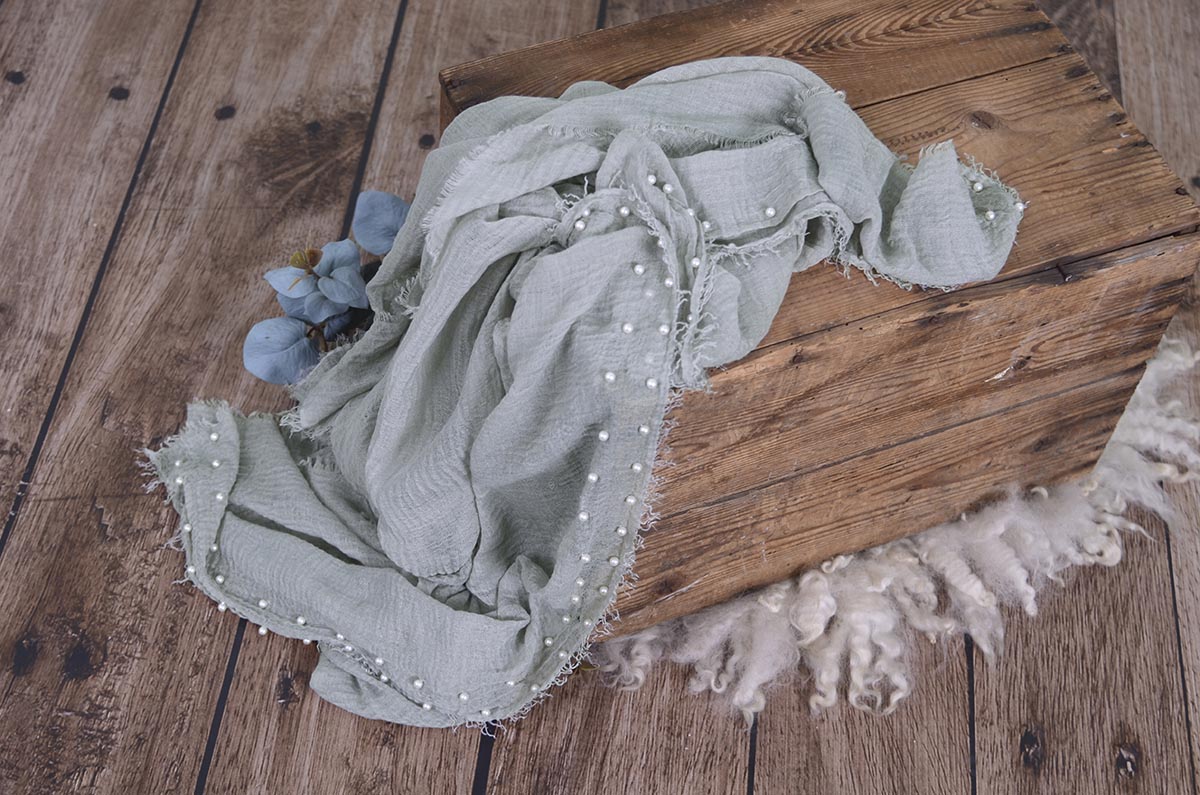 Grey wrap with pearls