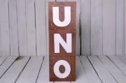 Set of three brown uno-dos cubes