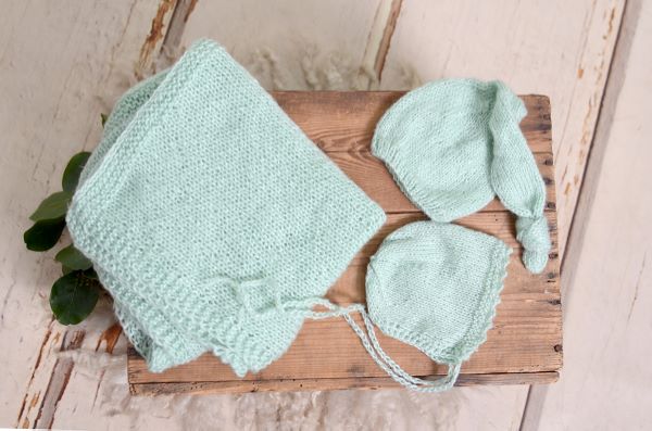Mint green mohair wrap and two hats set