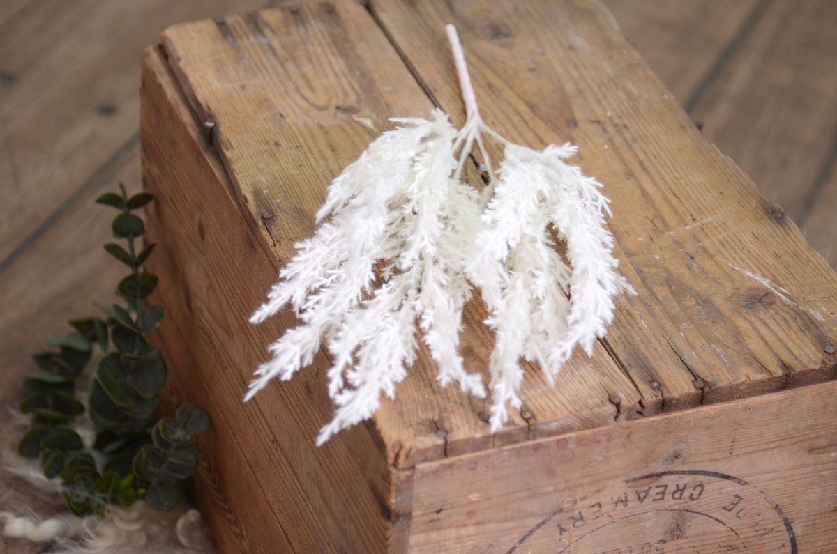 Zypressenstab in Weiß