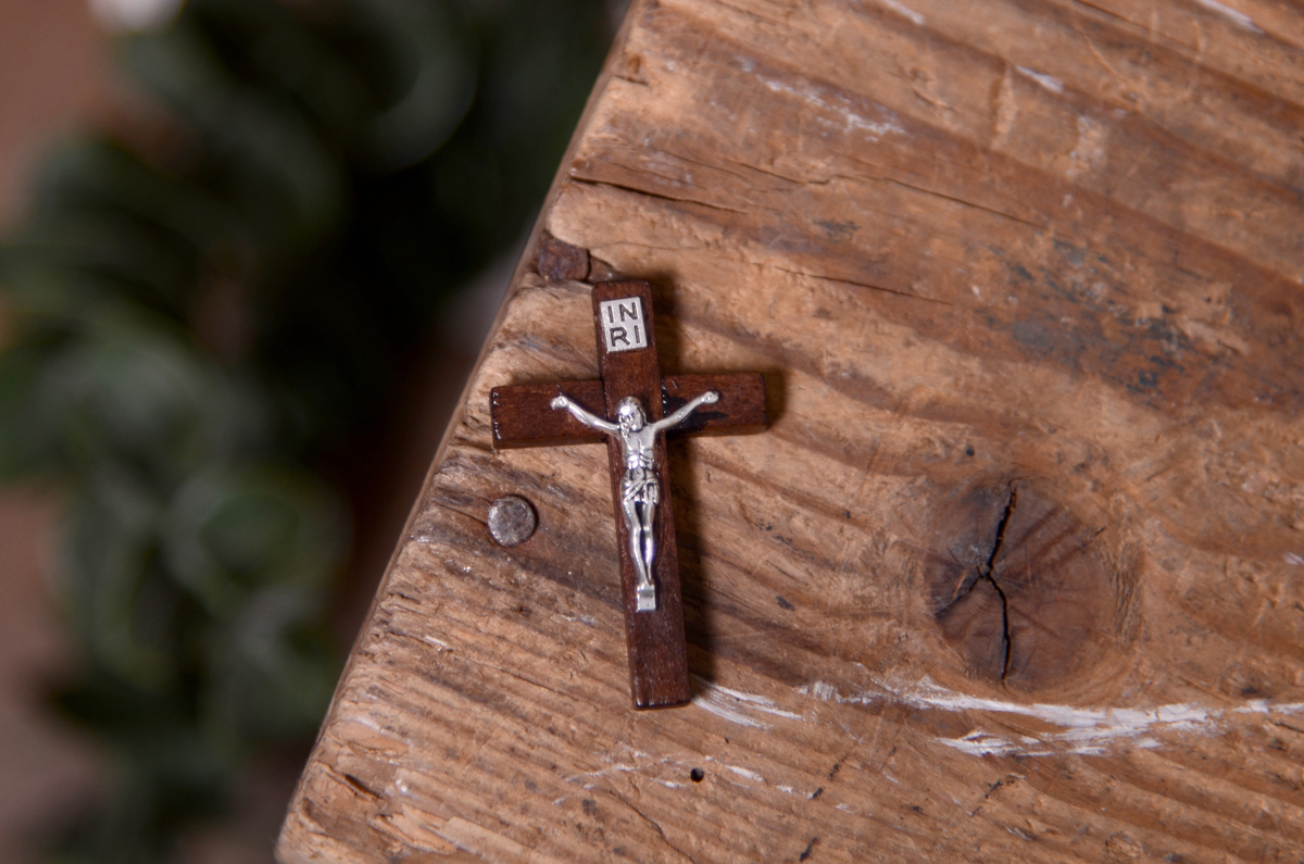 Small cross