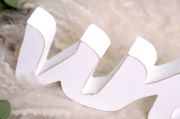 White uno letters