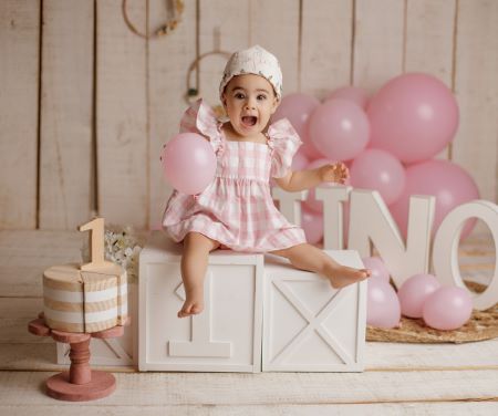 Set of three white stacking cubes