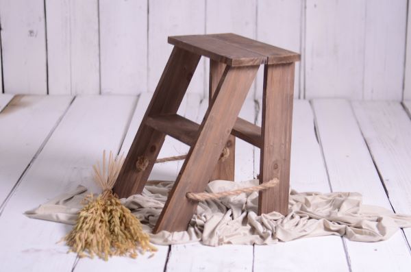 Brown ladder