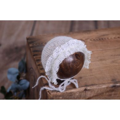 White mohair hat with lace