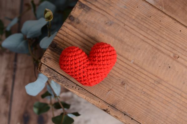 Cœur en crochet rouge