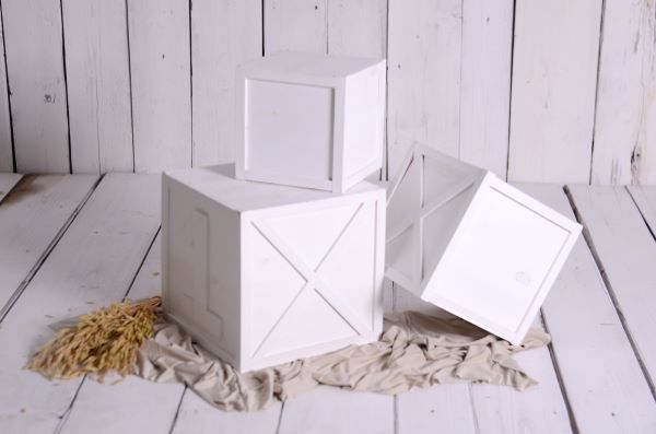Set of three white stacking cubes