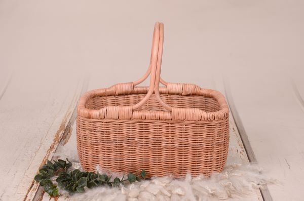 Rustic basket in brown