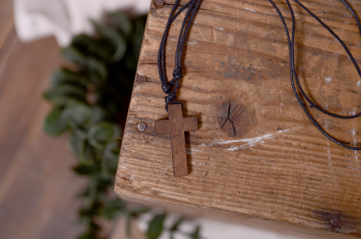 Small pendant cross - Model 4