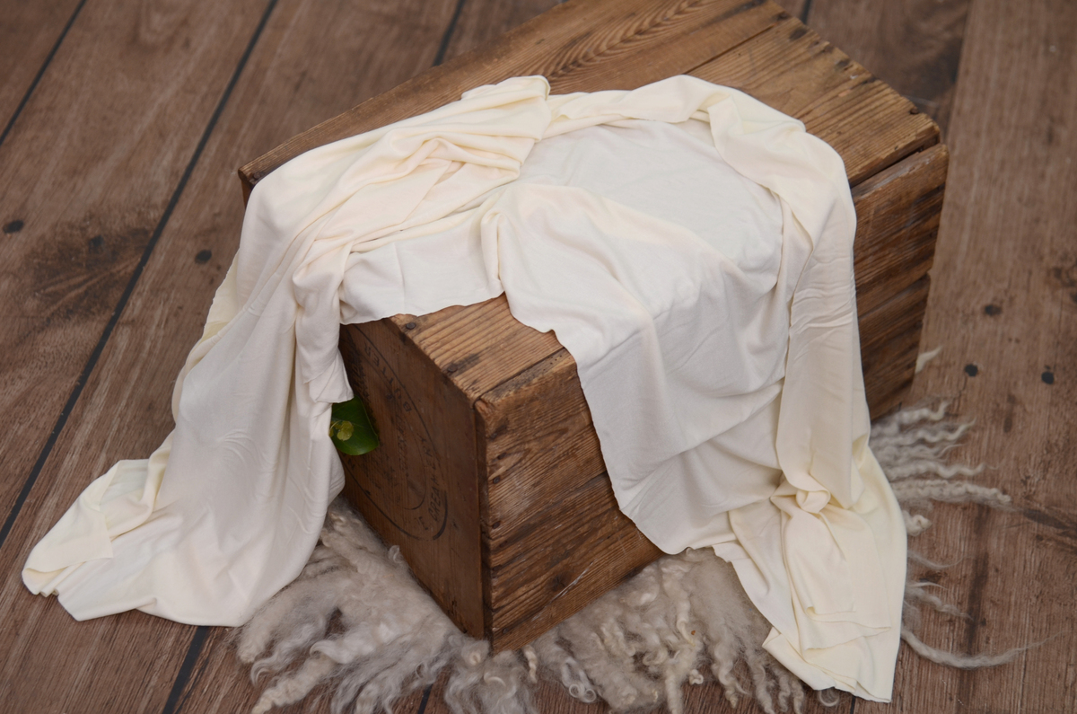 Light beige smooth wrap