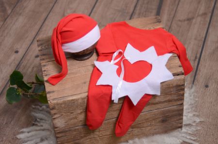 Red pyjamas and hat set