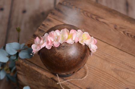 Pink flower headdress in rope