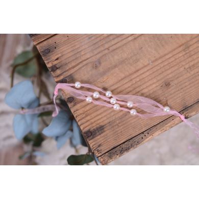 Diadema de organza con perlas rosa