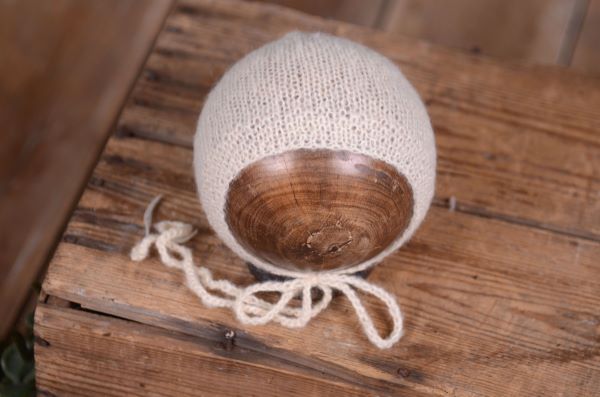 Light yellow smooth mohair hat