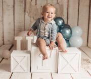 Set di tre cubi impilabili bianchi