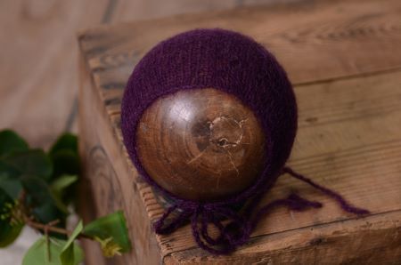 Bonnet en mohair violet