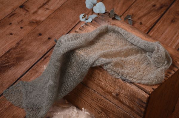 Wrap di angora grigio scuro