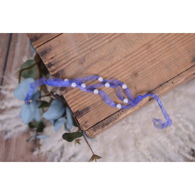 Diadema de organza con perlas azul