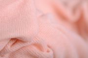 Set wrap, berretto e pigiama in maglia rosa