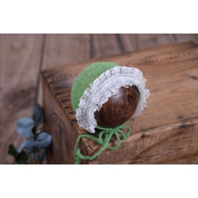 Green mohair hat with lace
