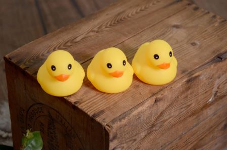 Pack of three rubber ducks 11 cm