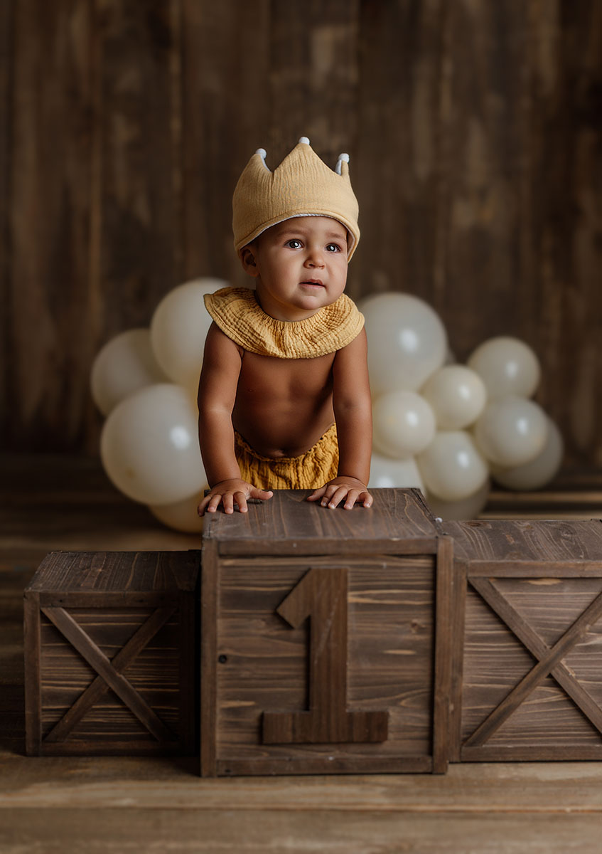 Set of three brown stacking cubes