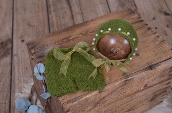 Olive green mohair set with ribbons