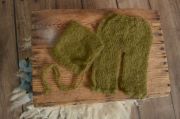 Completo di angora pantalone e berretto regolabile verde oliva