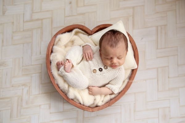 DAMAGED - Brown heart-shaped bowl