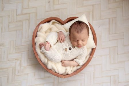 DAMAGED - Brown heart-shaped bowl