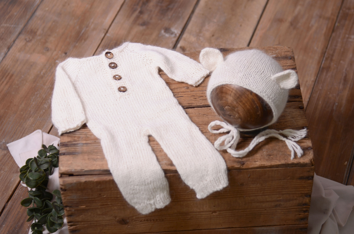 White mohair pyjama and hat set