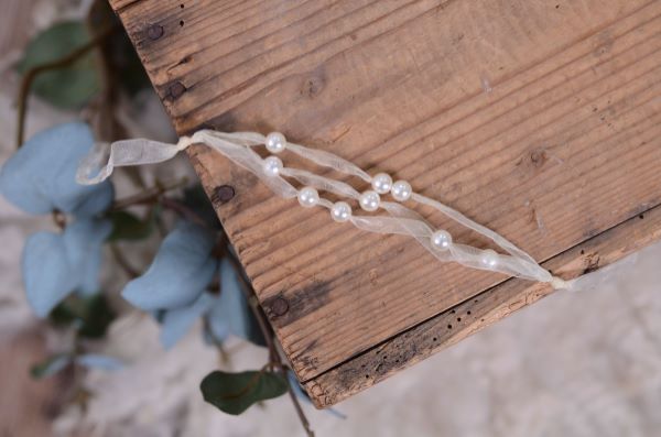 Light beige organza headband with pearls
