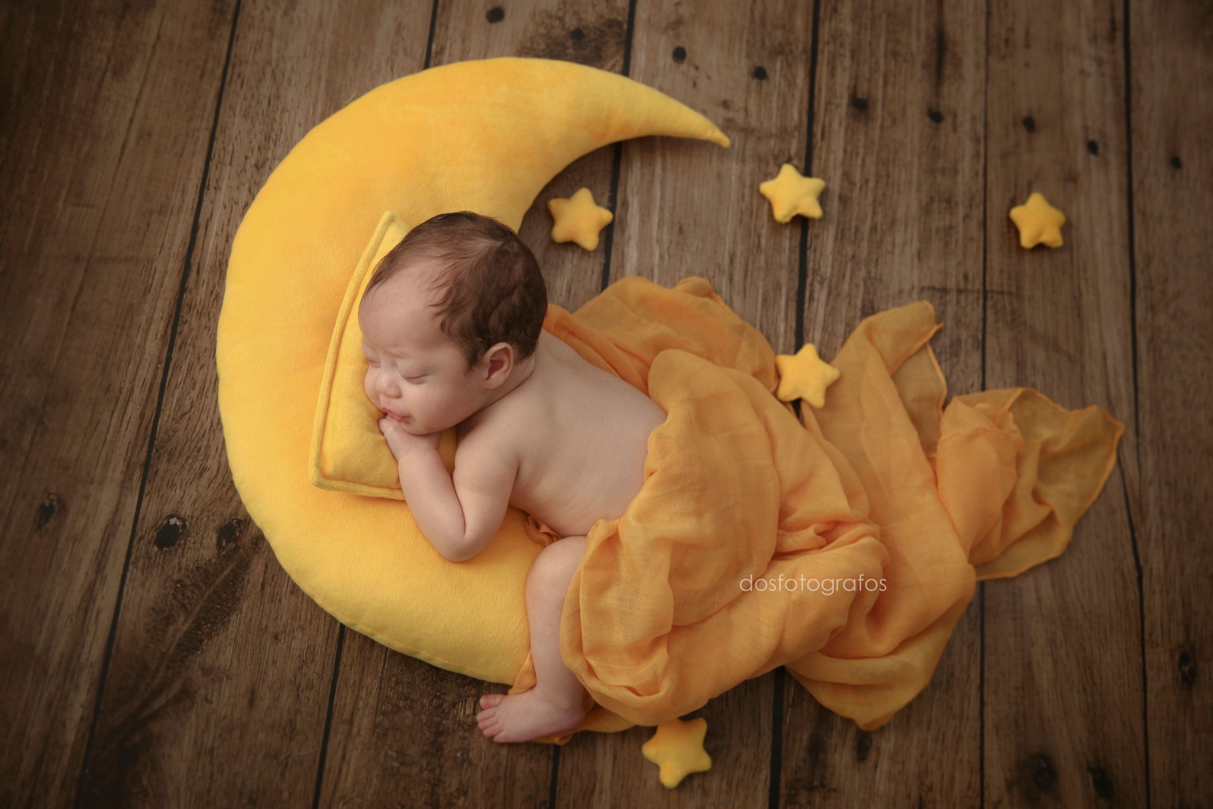 Level 5PCS Multi Farben Crescent Mond-Form-Nylongarn Kissen-Set für Neugeborene Baby-Kind-Foto Props 