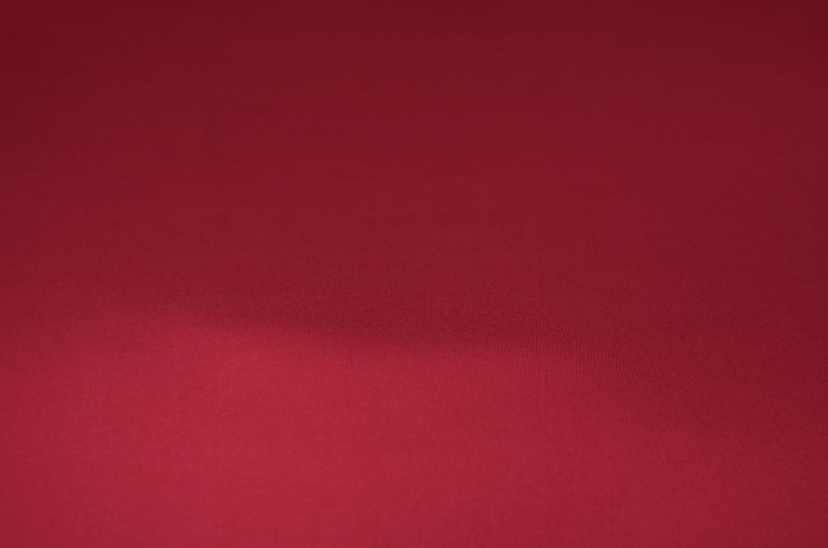 Tela lisa rojo vino