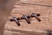 Pack of three small crosses
