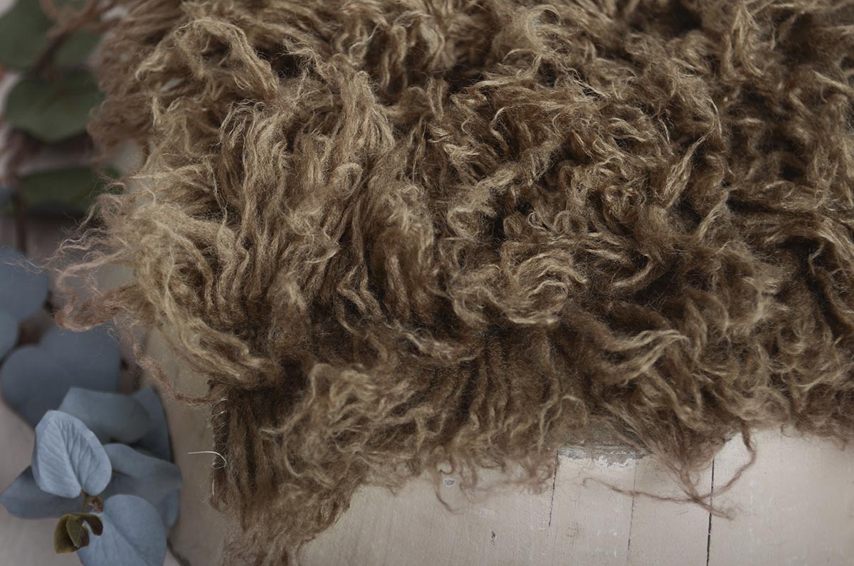 Kleines Flokati in Schokoladenfarben