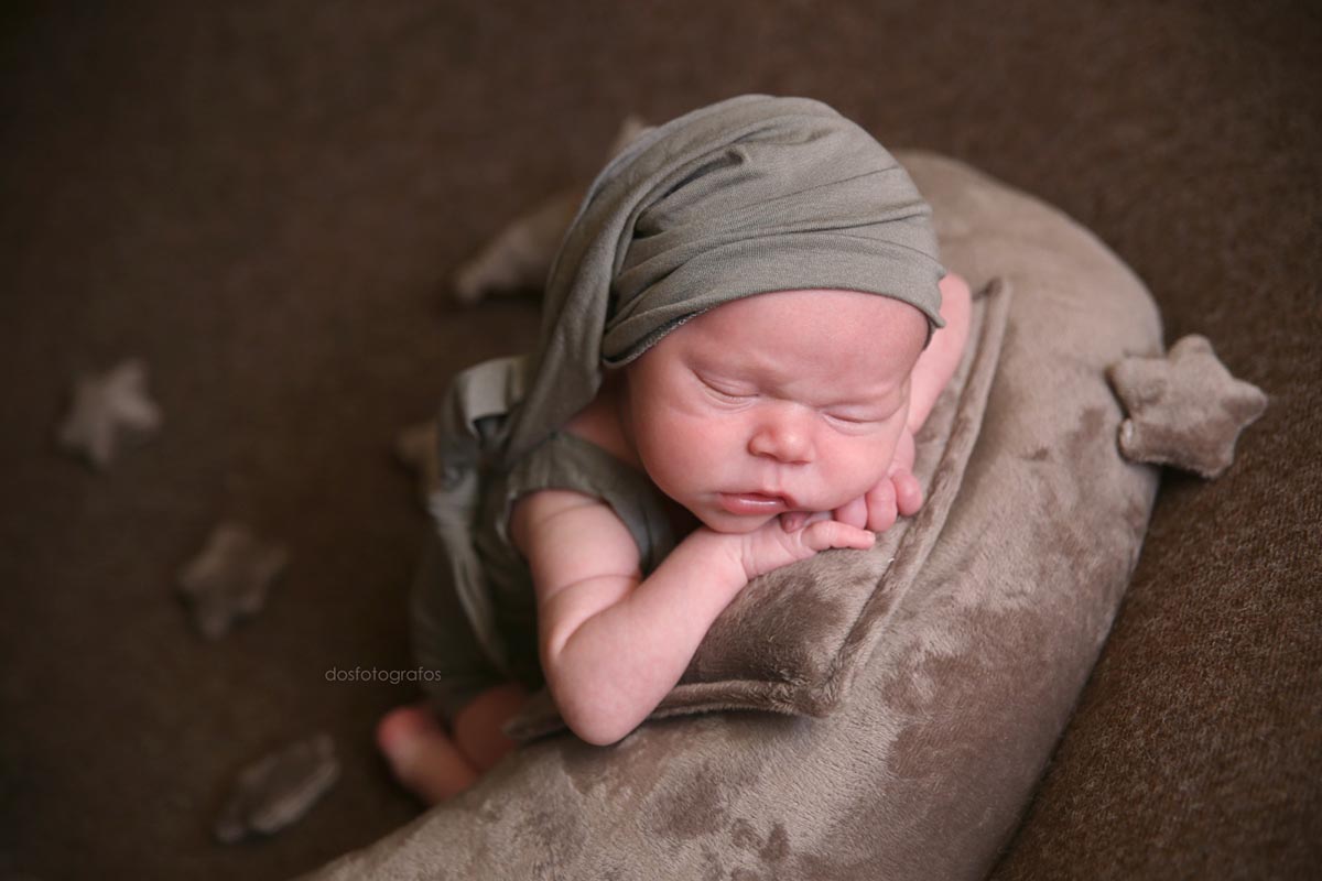 Mink moon, pillow, and stars set