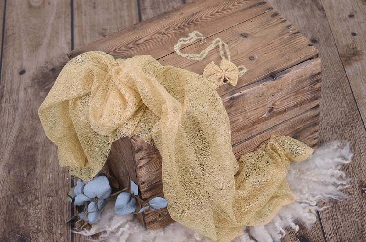 Light brown mesh wrap and headband