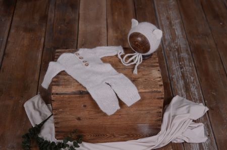 Light grey mohair pyjama and hat set