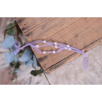 Diadema de organza con perlas lila