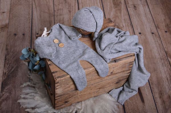 Mottled grey stitch pyjamas, hat, and wrap set